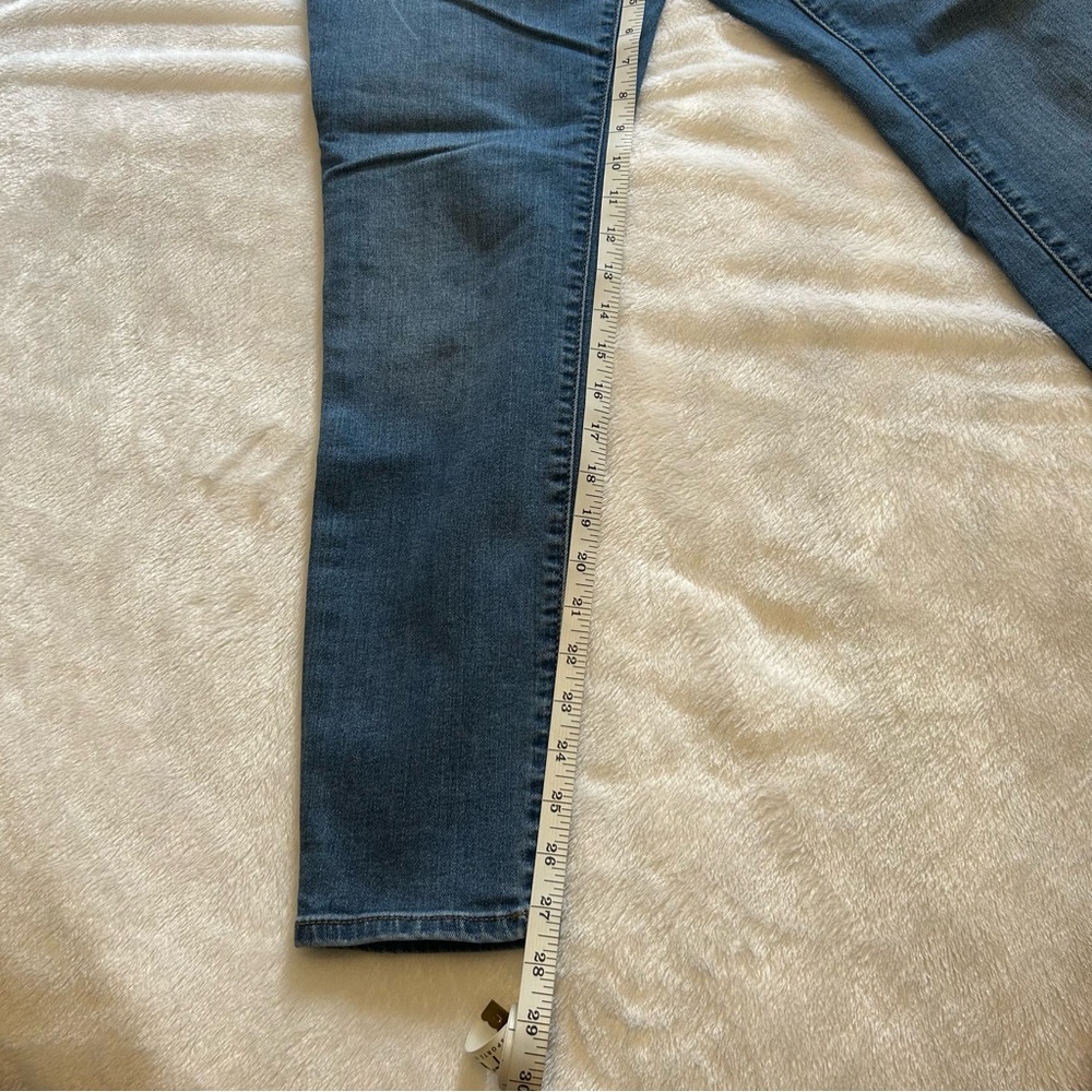 Universal Thread High Rise Skinny Light Wash Jeans - Picture 5 of 7